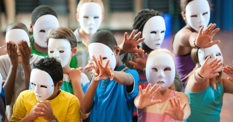 #5_caption Bigfoot has developed an exclusive partnership with New Era Academy to enable disadvantaged students to take drama exams which help to raise pupil's attainment.